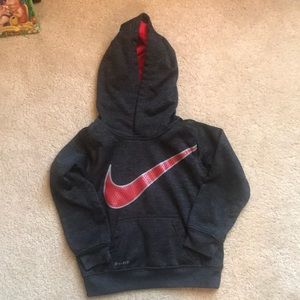 Like new! Nike hoodie pullover size 3T Boys